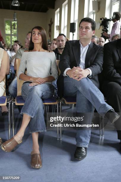 Katharina Katia SAALFRANK, qualified pedagogue and music therapist and Hubertus HEIL, general secretary of SPD, during a discussion meeting of the...