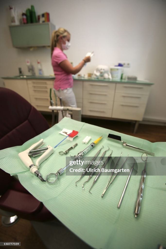 GERMANY, BONN, Dentists room with dental assistant.