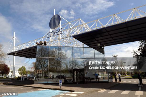 Vue de l'entrée du CNES à Toulouse, prise 03 avril 2008, d'où l'ATV Jules Verne, ravitailleur européen de l'espace, est piloté par les ingénieurs de...