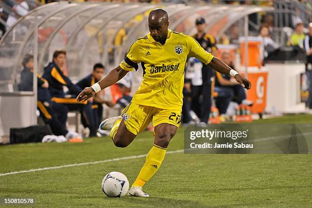 Emilio Renteria of the Columbus Crew controls the ball against the Los Angeles Galaxy on August 15, 2012 at Crew Stadium in Columbus, Ohio. Columbus...