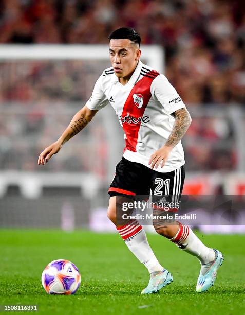 Esequiel Barco of River Plate drives the ball during a match between River Plate and Colon as part of Liga Profesional Argentina 2023 at Estadio Mas...