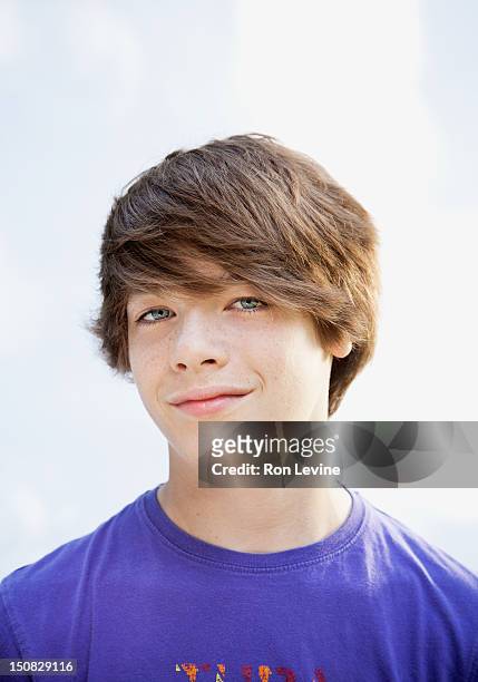 teen boy, portrait - headshot of a teen boy stockfoto's en -beelden
