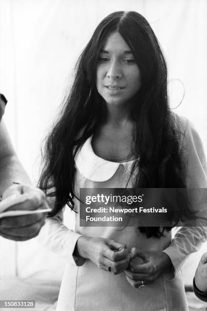 671 Buffy Sainte Marie Photos & High Res Pictures - Getty Images