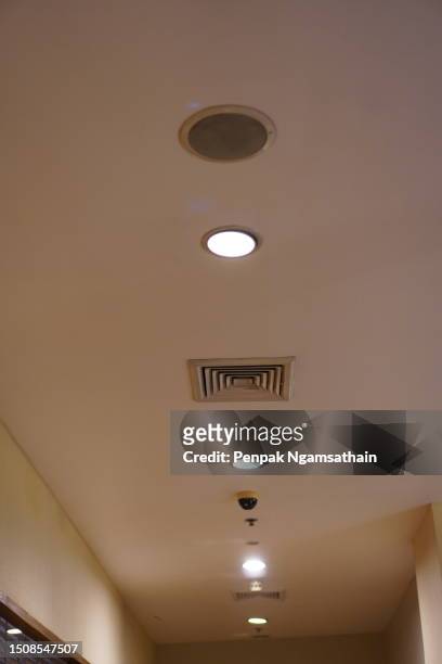 system​ lighting​ grill aircondition on ceiling​ - downlight stock pictures, royalty-free photos & images