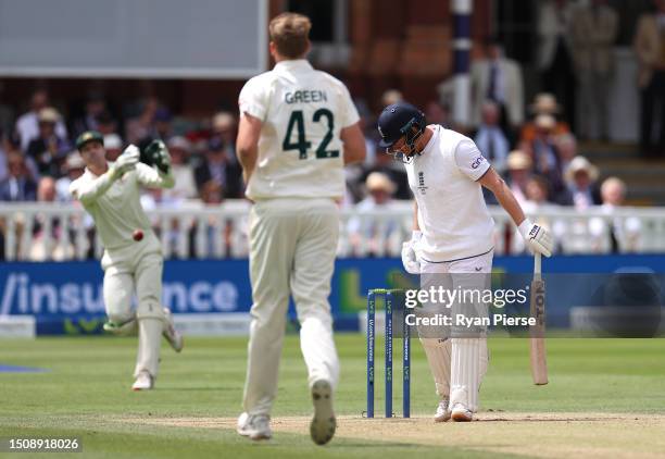 Alex Carey of Australia throws the ball befroe it hit the stumps to run out Jonny Bairstow of England during Day Five of the LV= Insurance Ashes 2nd...