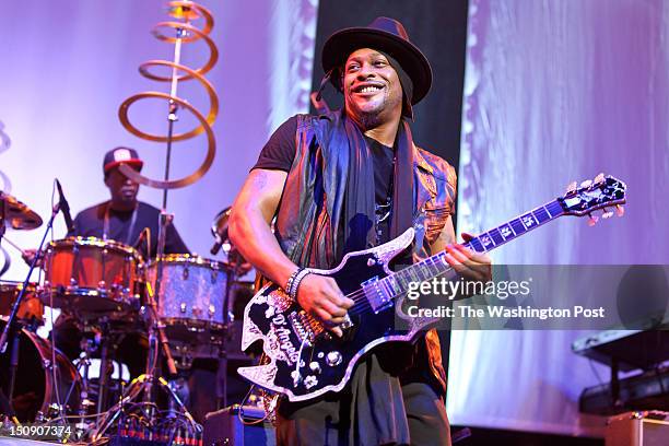 August 26th, 2012 - Fabled R&amp;B recluse D'Angelo performs at the Verizon Center in Washington, D.C. After kicking off the neo-soul movement in the...