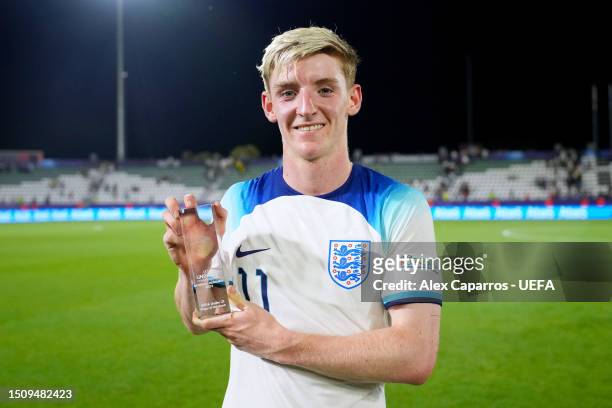 Anthony Gordon of England poses with the UEFA Under 21 Player of the Match award after the UEFA Under-21 Euro 2023 Quarter Final match between...