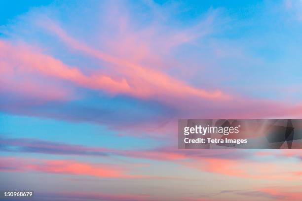 sunset sky - wispy stock pictures, royalty-free photos & images