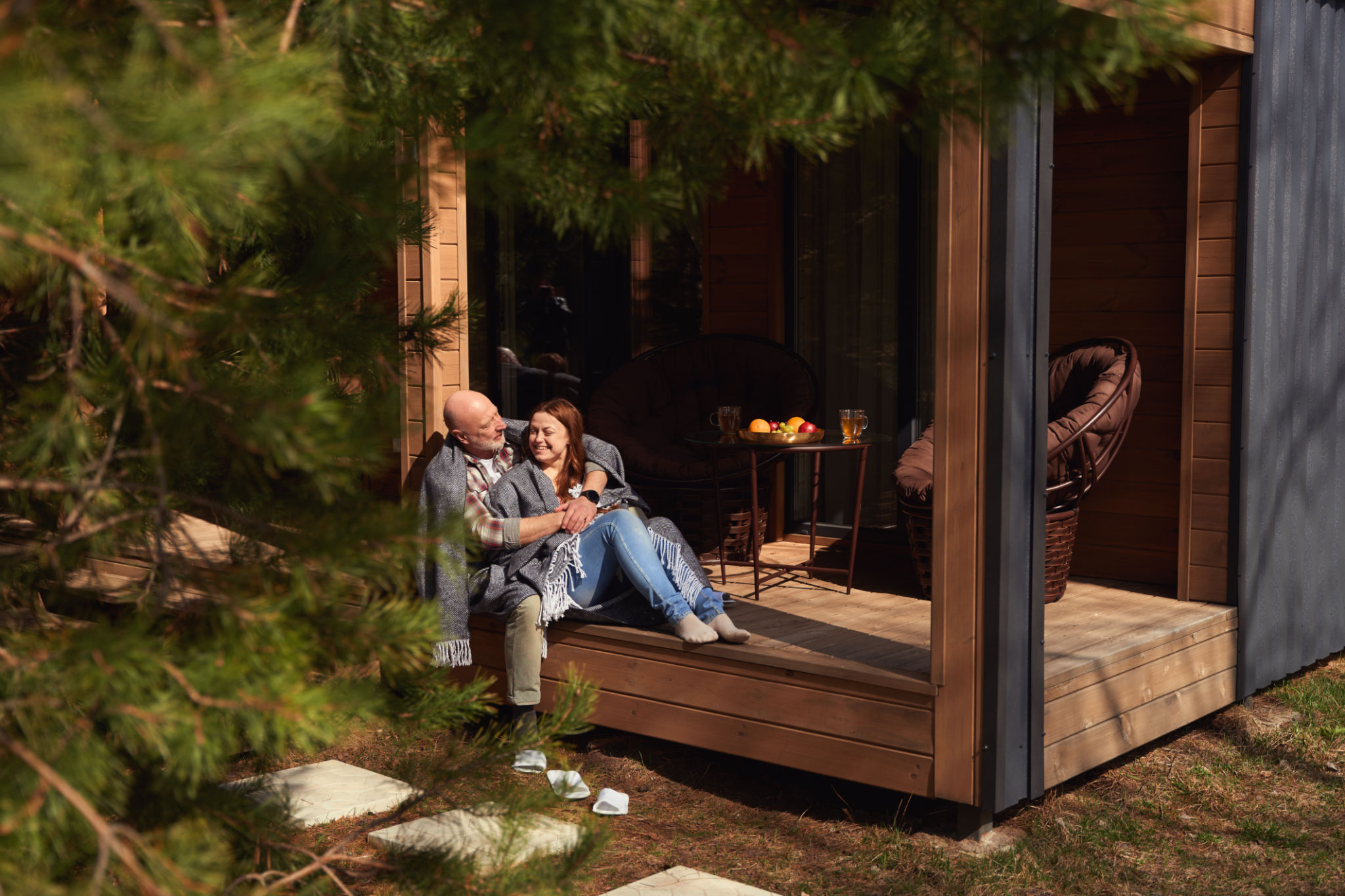 couple relaxing cabin