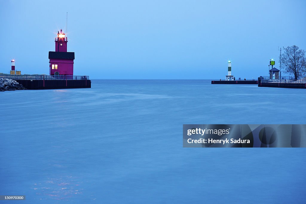 USA, Michigan, Holland, Lighthouse at sunrise
