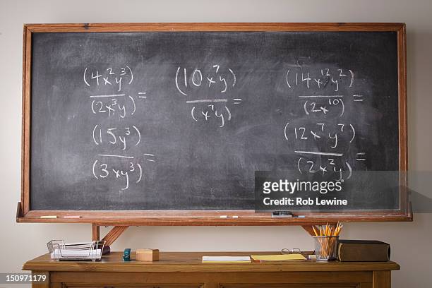 usa, california, los angeles, blackboard during maths lesson - baard stock-fotos und bilder