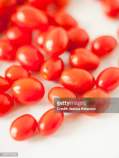 close-up of goji berries, studio shot - goji berry stock pictures, royalty-free photos & images
