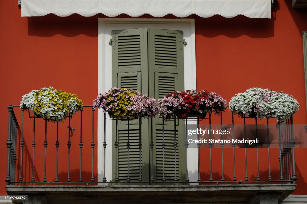 Balcony with patio and flowers