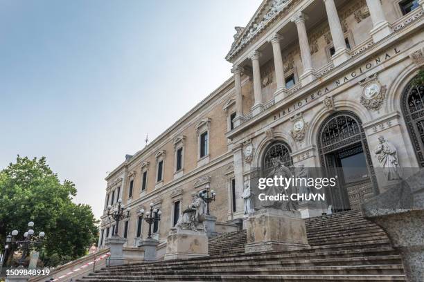 biblioteca nacional de españa - lugar famoso nacional fotografías e imágenes de stock