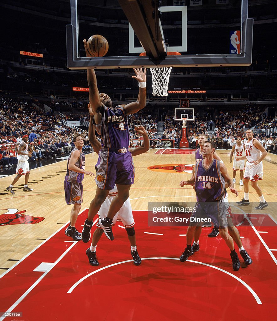 Phoenix Suns v Chicago Bulls