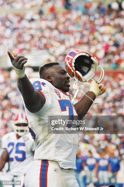 Buffalo Bills Bruce Smith protests a call during an NFL game at Rich Stadium, Buffalo, NY, 1994.