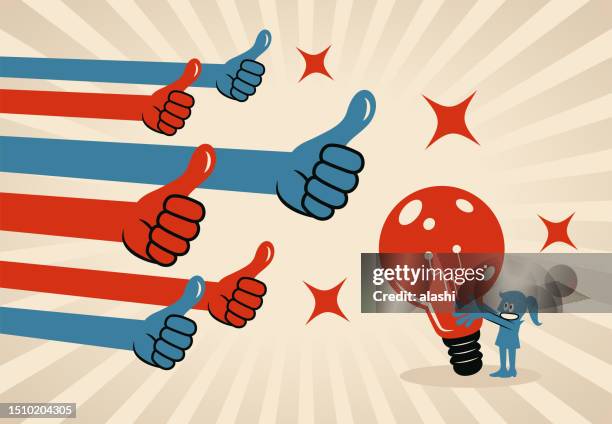 viele menschen hoben den daumen für die idee dieser frau und lobten sie. - crowdfunding stock-grafiken, -clipart, -cartoons und -symbole