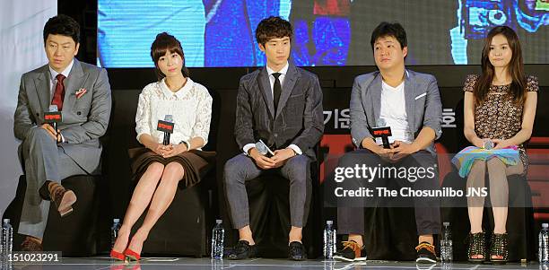 Kim Su-Ro, Kang Yea-Won, Lee Je-Hoon, Kwak Do-Won, and Kim Yun-Hae attend the 'Fortune Tellers' Press Conference at AW Conventioncenter on August 28,...