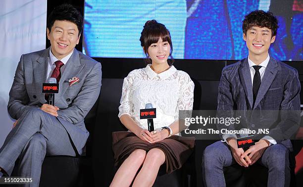 Kim Su-Ro, Kang Yea-Won, and Lee Je-Hoon attend the 'Fortune Tellers' Press Conference at AW Conventioncenter on August 28, 2012 in Seoul, South...