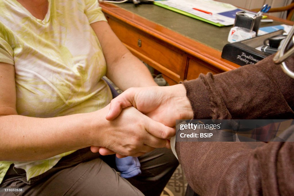 Hand, Semiology, Elderly Person