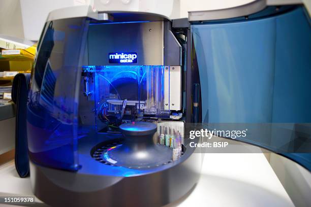 Sebia Minicap Capillary Laboratory Equipment Photos and Premium High Res Pictures ...