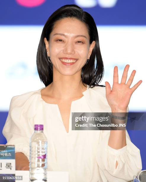 Kim Sin Rok Kim Shin Rok Photos and Premium High Res Pictures - Getty Images