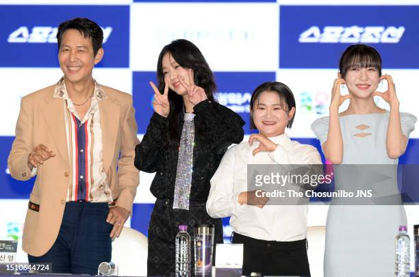 South korean actors Lee Jung-jae, Kim Go-eun, comedian Kim Shin-young, and actress Joo Hyun-young attend a hand printing event by Blue Dragon Series...