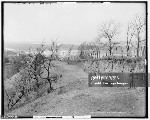 General view of battle ground, Vicksburg, Mississippi, circa 1900. Site of the Battle of Vicksburg, American Civil War. The area was later designated...