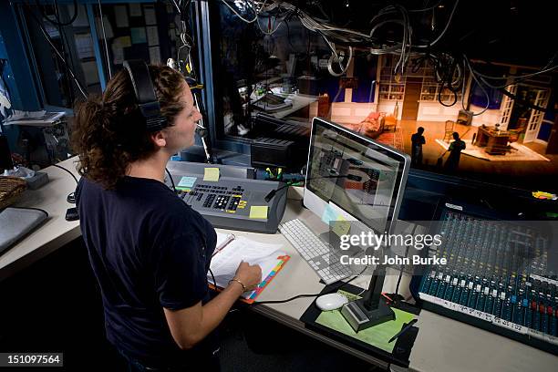 theatrical stage manager - news crew stock pictures, royalty-free photos & images