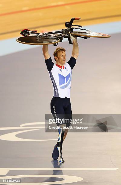 Jody Cundy of Great Britain celebrates winning bronze in Men's Individual C4 Pursuit Final on day 3 of the London 2012 Paralympic Games at Velodrome...