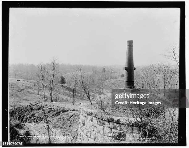 Surrender Monument, Vicksburg, Miss., circa 1900. Cannon marking the site of the meeting between Lt. Gen. John C. Pemberton of the the Confederate...