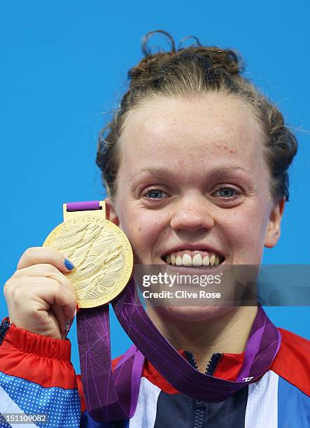 388 Rose Simmonds Photos & High Res Pictures Getty Images