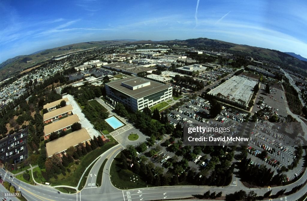 SILICON VALLEY ECONOMY BOOMS