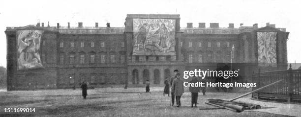 ''La Fin de Trois Empires; Dans la Russie des Soviets; Le nouvel art officiel a Petrograd; peintures barbares decorant la façade du Palais Marie a...