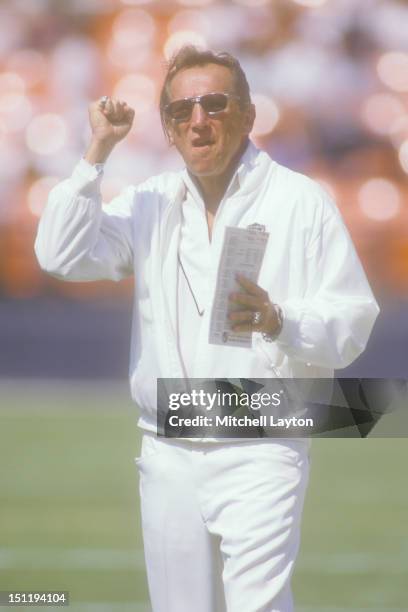 Owner Al Davis of the Los Angeles Raiders cheers his team before a football game against the Atlanta Falcons on November 20, 1988 at Los Angeles...