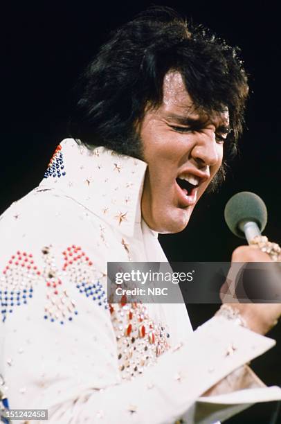 Elvis Presley during a live performance at Honolulu International... News Photo - Getty Images