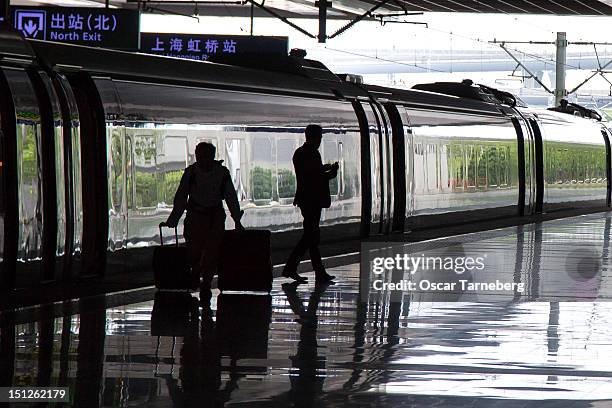 bullet train - tarneberg oscar stock pictures, royalty-free photos & images