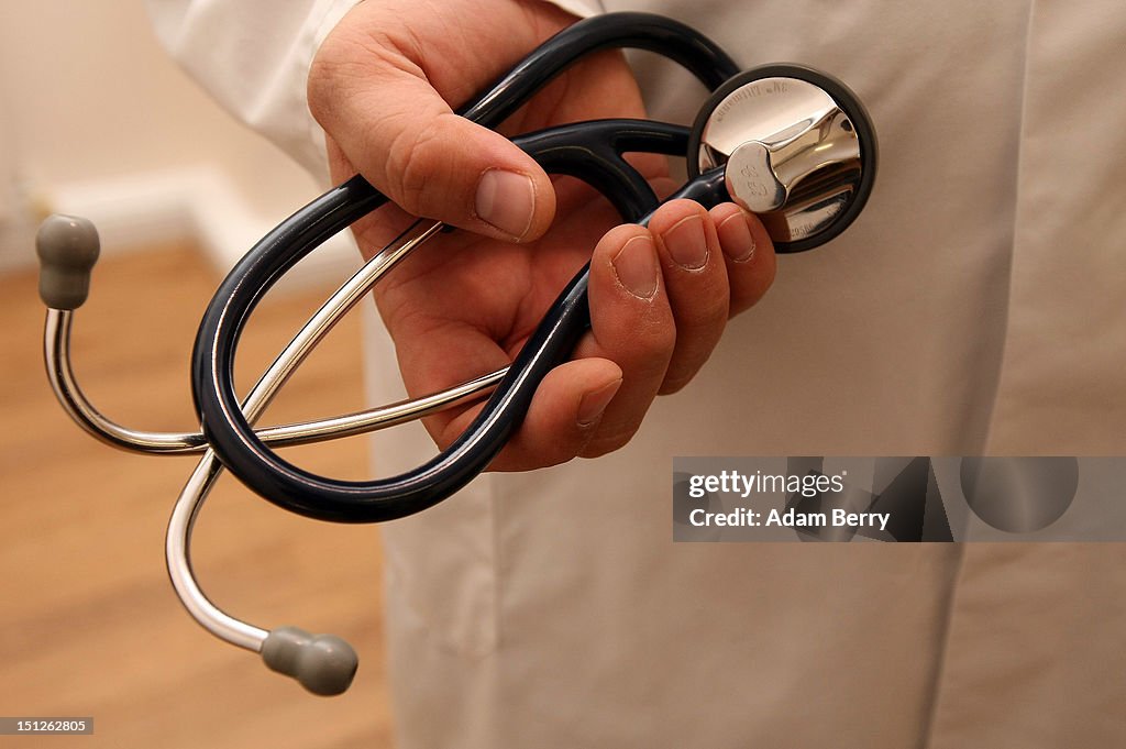 Doctors Seek Higher Fees From Health Insurers