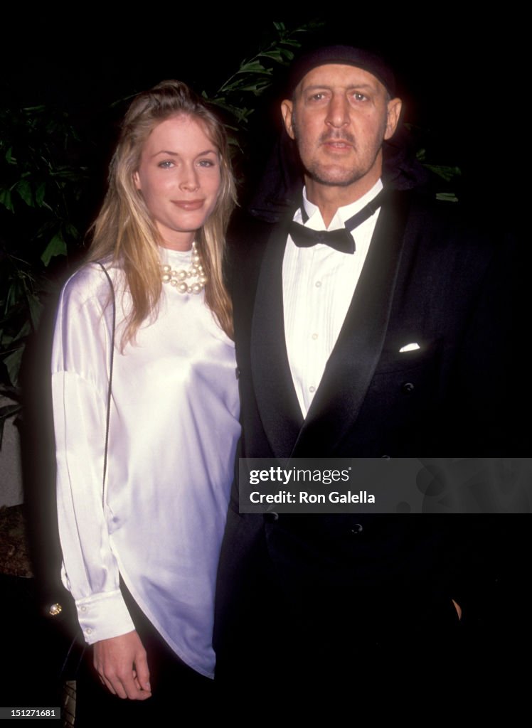 Athlete Lyle Alzado and wife Kathy Davis attend The Pacific Center