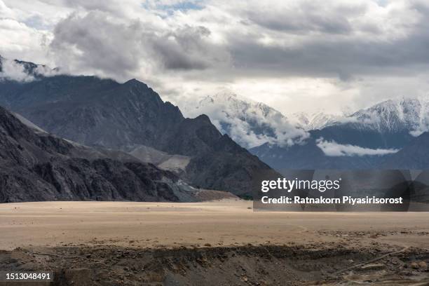 closeup landscape of karakoram range himalayas mountains, gilgit-baltistan, north pakistan. - karimabad hunza stock pictures, royalty-free photos & images