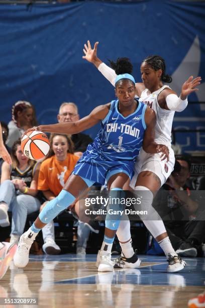 Elizabeth Williams of the Chicago Sky drives to the basket during the game against the Atlanta Dream on July 7, 2023 at the Wintrust Arena in...