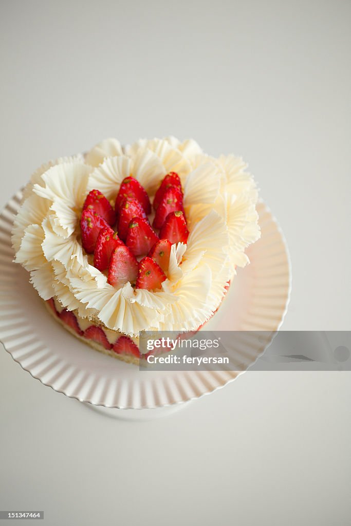 White chocolate and strawberry cake