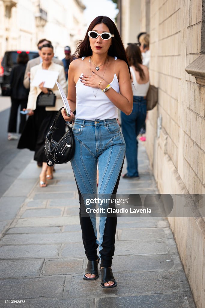 Street Style - Paris Fashion Week - Haute Couture Fall/Winter 2023/2024 - Day One