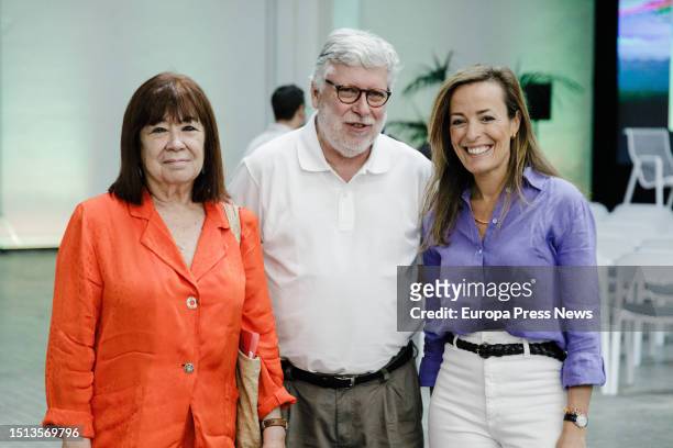 The first vice-president of the Senate and president of the PSOE, Cristina Narbona; the Spanish ambassador to the United Nations, Agustin Santos...