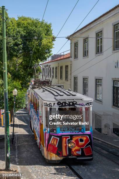 ascensor da bica, lisbon, portugal. - ascensore stock pictures, royalty-free photos & images