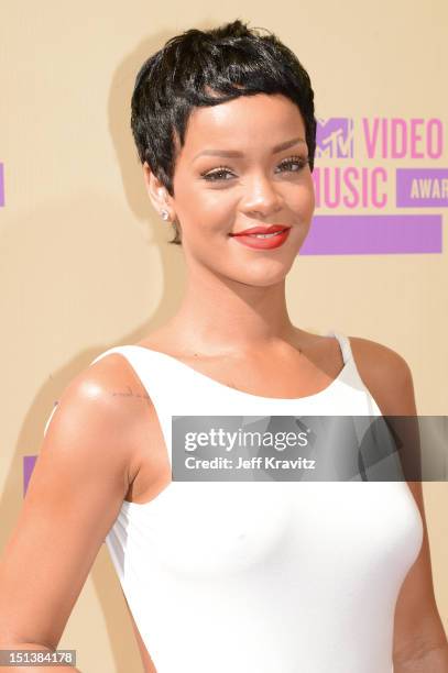 Singer Rihanna arrives at the 2012 MTV Video Music Awards at Staples Center on September 6, 2012 in Los Angeles, California.