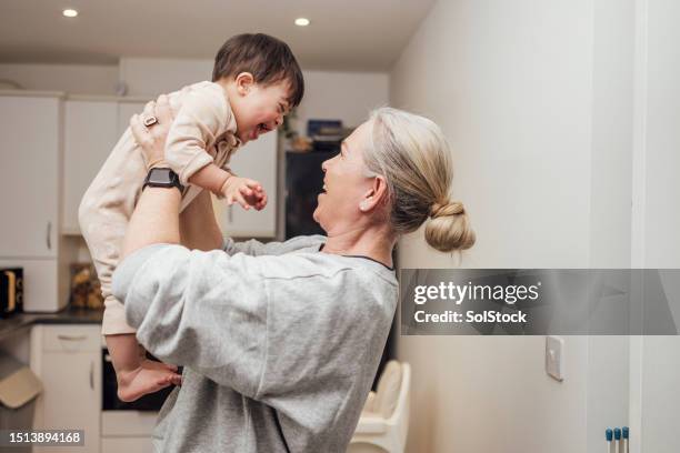 tempo con il nipote - home sweet home espressione inglese foto e immagini stock