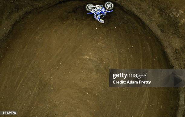 Chad Reed in action during the 250cc SuperCross Masters race held at the Sydney Superdome at Homebush in Sydney, Australia, October 18, 2002.