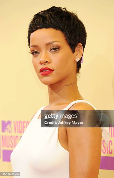 Rihanna arrives at the 2012 MTV Video Music Awards at Staples Center on September 6, 2012 in Los Angeles, California.