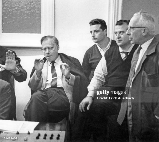 Musicians during a recording session for Mozart's 'Cosi fan tutte', London, 12th September 1962. Left to right: conductor Karl Bohm , tenor Alfredo...